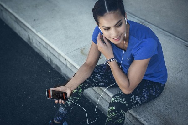 Samsung gear fit 2 shop pro nike run club
