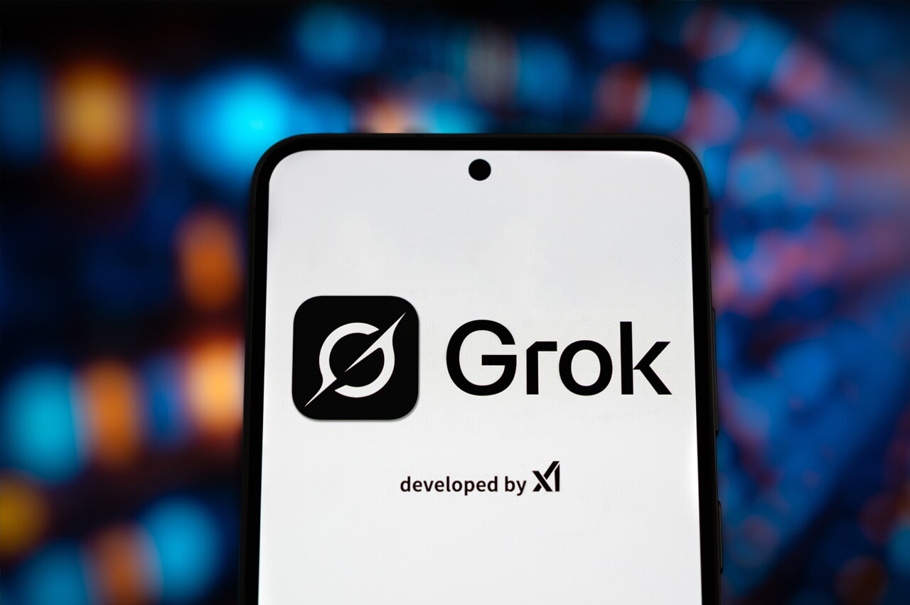 O Grok passou dos limites? Entenda quem responde quando a IA gera conteúdo ilegal