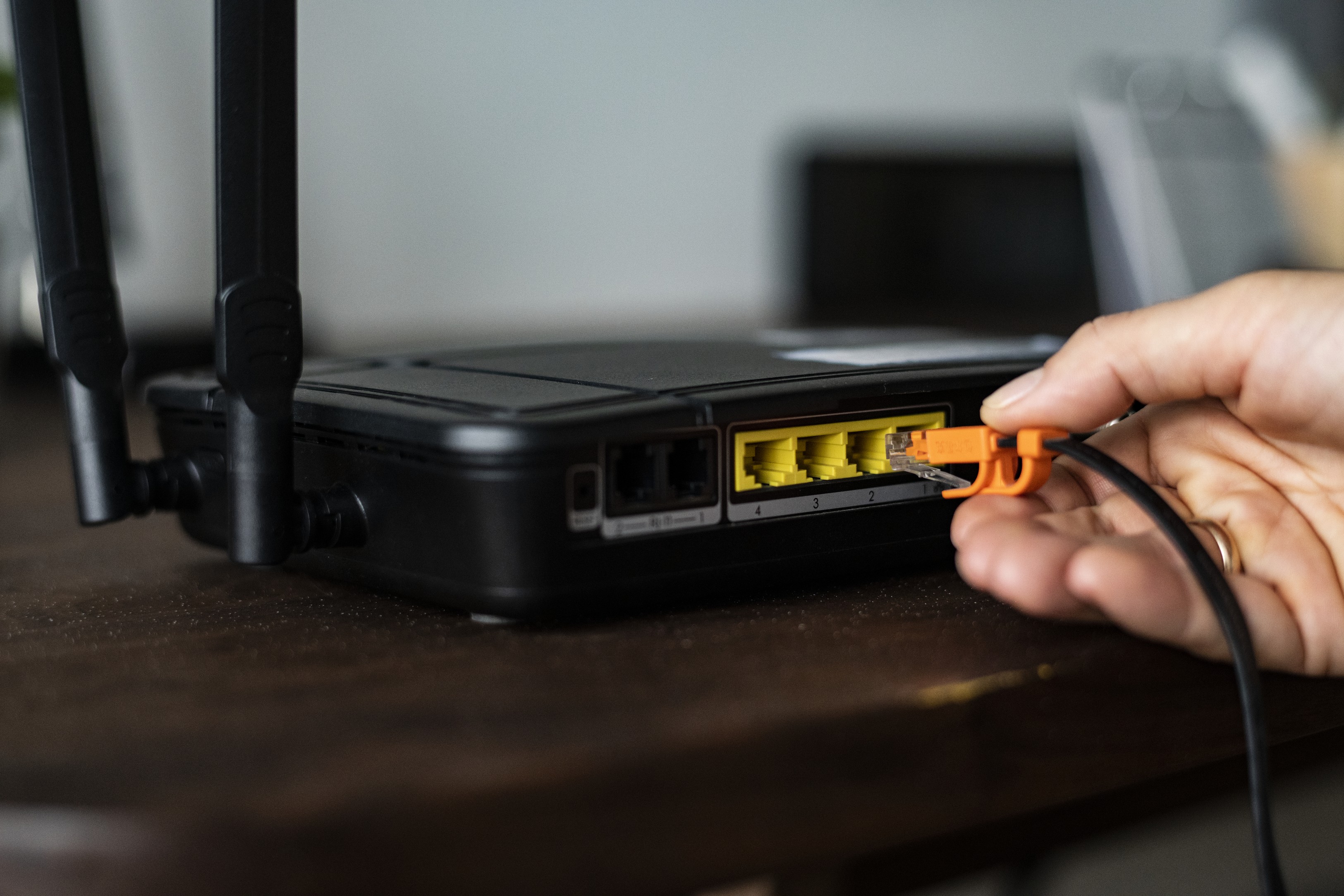 Wi-Fi travando nas férias? 7 dicas para melhorar a conexão da casa