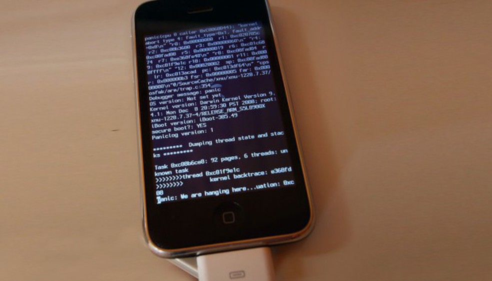 iPhones e iPads não estão livres de vírus, especialmente usuários que realizaram jailbreak (Foto: Reprodução/Readwrite) — Foto: TechTudo