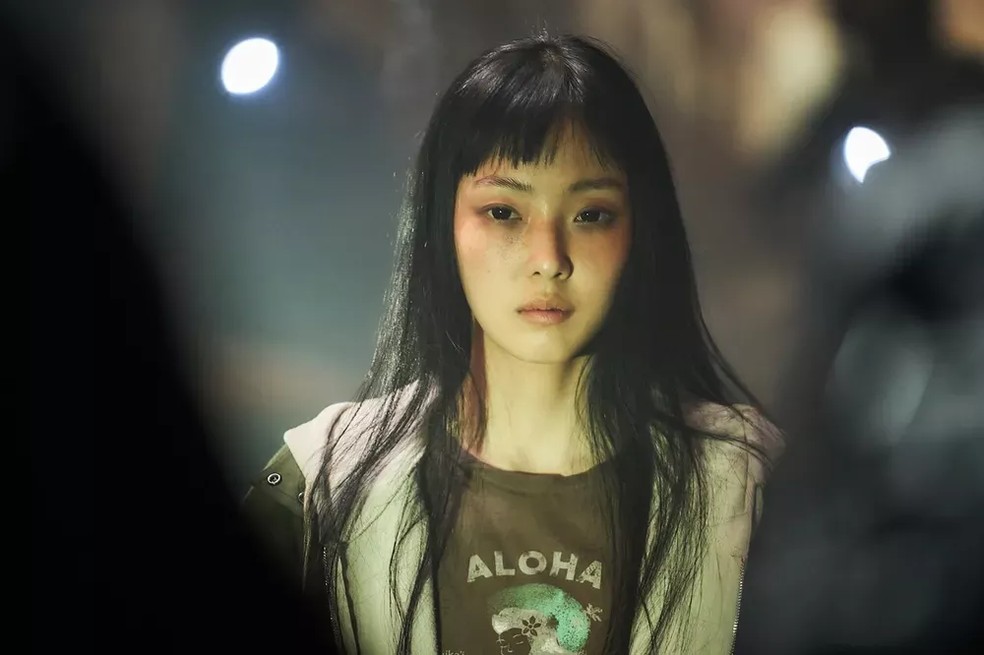 Jeong Su-in foi a única pessoa possuída por um parasita que não foi tomada por completo. — Foto: Divulgação/Netflix