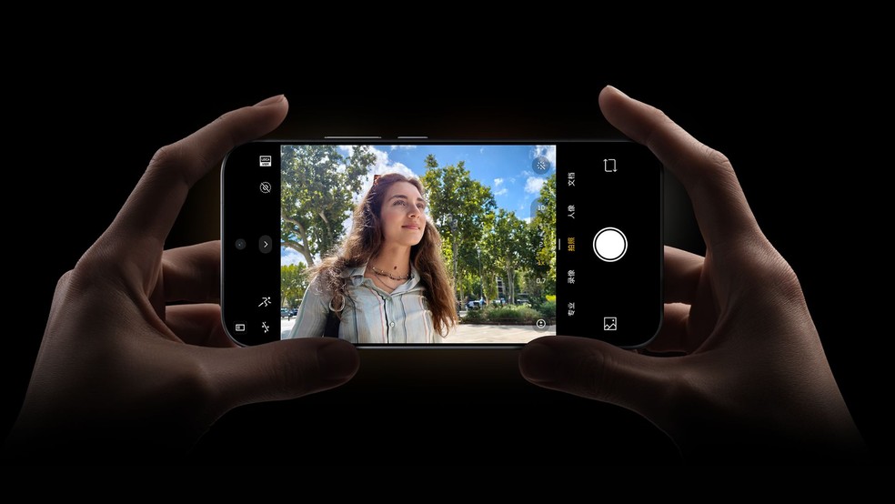 Xiaomi 17 Pro Max tem um conjunto equilibrado, com ultrawide de 50 MP (f/2.6) e telefoto também de 50 MP (f/2.4) — Foto: Reprodução/Xiaomi