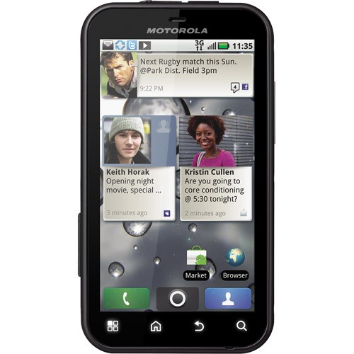 Desenvolvido pela Motorola em 2010, o celular não chegou ao Brasil, mas foi anunciado como sendo resistente a choques térmicos, pancadas, podendo até ser lavado com sabão. Foto – Divulgação/Motorola