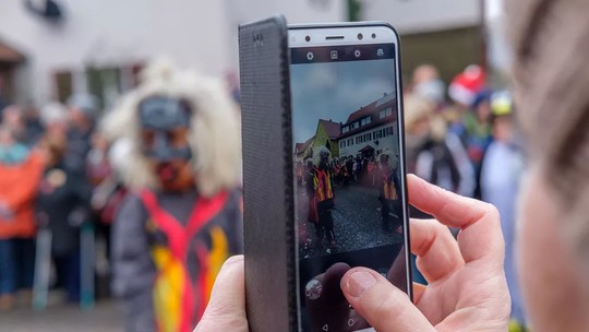 Figurinha de Carnaval para WhatsApp: 4 opções para encontrar as melhores