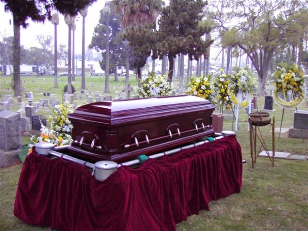 Cidade britânica cria sistema de funeral online