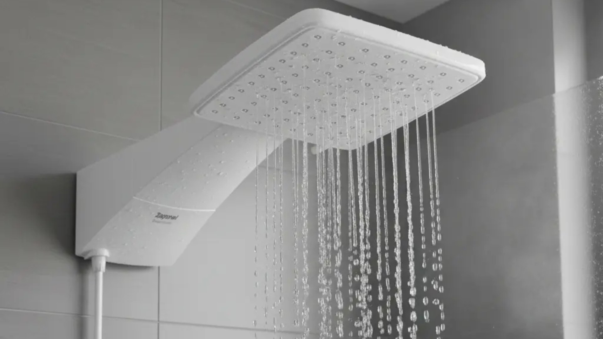 6 chuveiros eletrônicos para banhos quentes sob medida no inverno