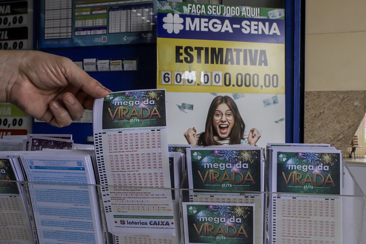 Números sorteados na Mega da Virada 2024: veja as dezenas e onde reassistir