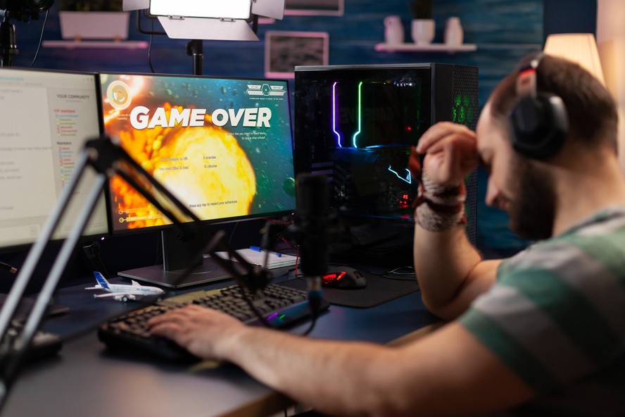 PCs gamer são vendidos com ou sem combo de acessórios; confira máquinas já prontas para uso