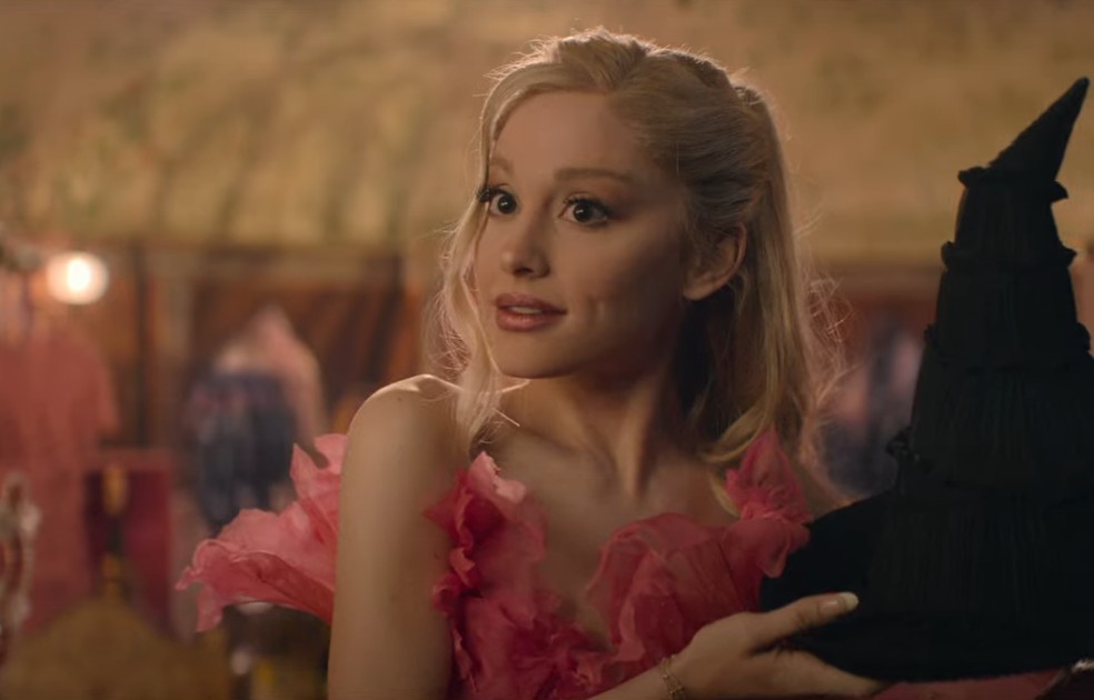 Com performance de Galinda em Wicked, Ariana Grande conquistou sua primeira indicação ao Oscar — Foto: Reprodução/Universal Pictures