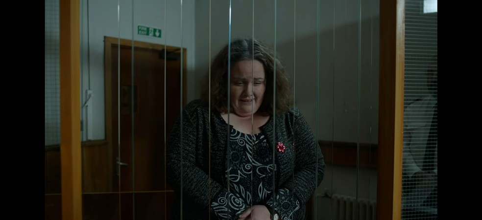 Martha é presa por nove meses após confessar os crimes de perseguição que cometeu — Foto: Divulgação/Netflix