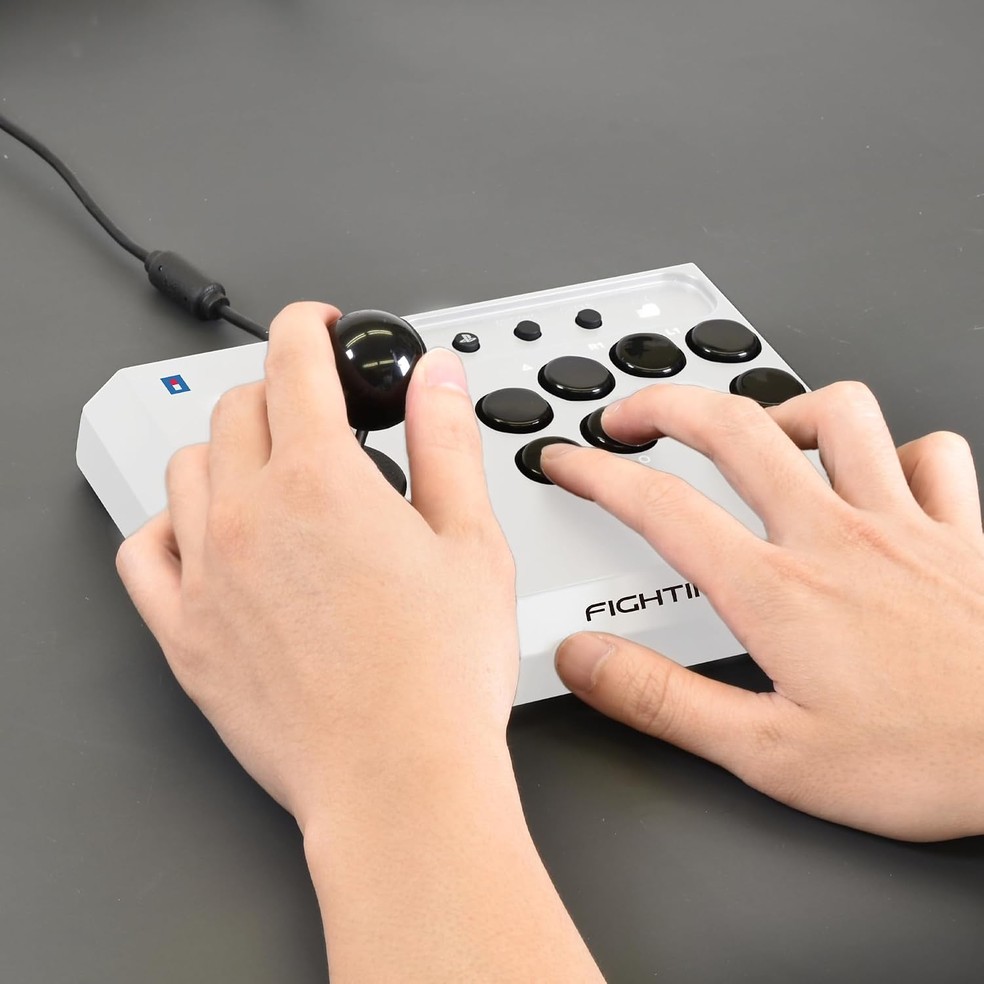 Fighting Stick Mini Hori leva o jogador de PS4 de volta para um arcade — Foto: Reprodução / Amazon