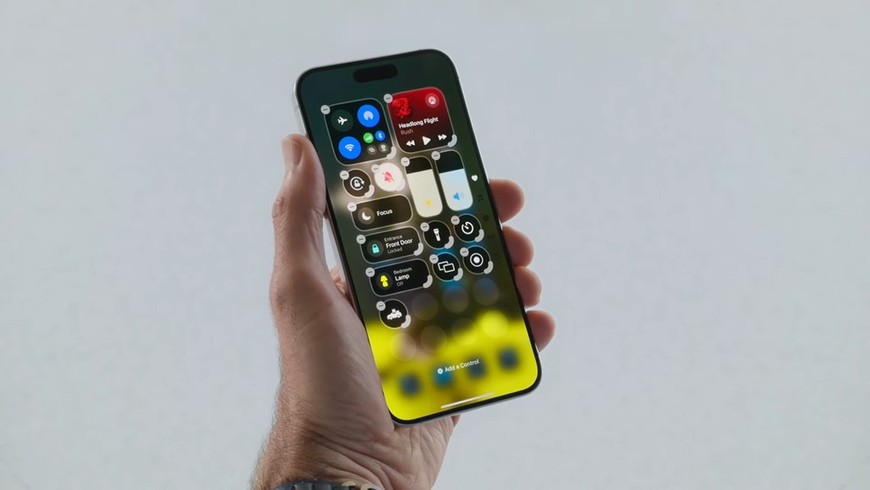 Central de Controle será personalizável no iOS 18 — Foto: Reprodução/Apple