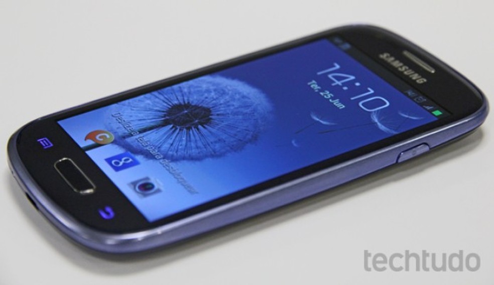Display do Galaxy S3 mini tem ótimas cores e brilho (Foto: Marlon Câmara/TechTudo) — Foto: TechTudo