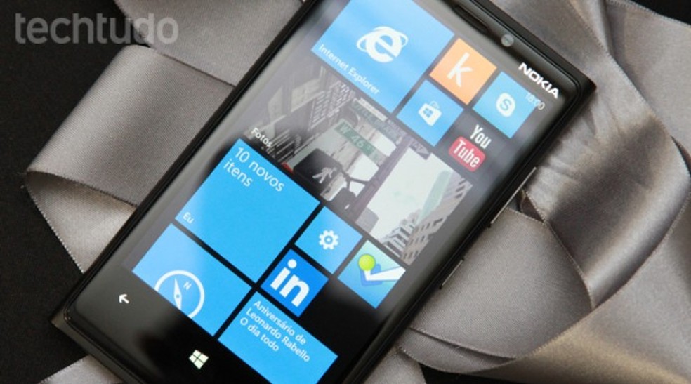 Site faz teste de durabilidade com o Lumia 920 e passa com carro