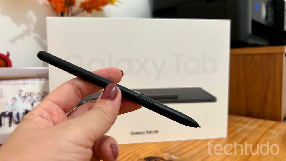 S Pen é um dos acessórios que vem no Galaxy Tab S9 — Foto: Katarina Bandeira/TechTudo