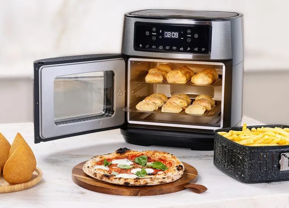 As air fryers disponíveis no mercado possuem diversas funções — Foto: Reprodução/Freepik