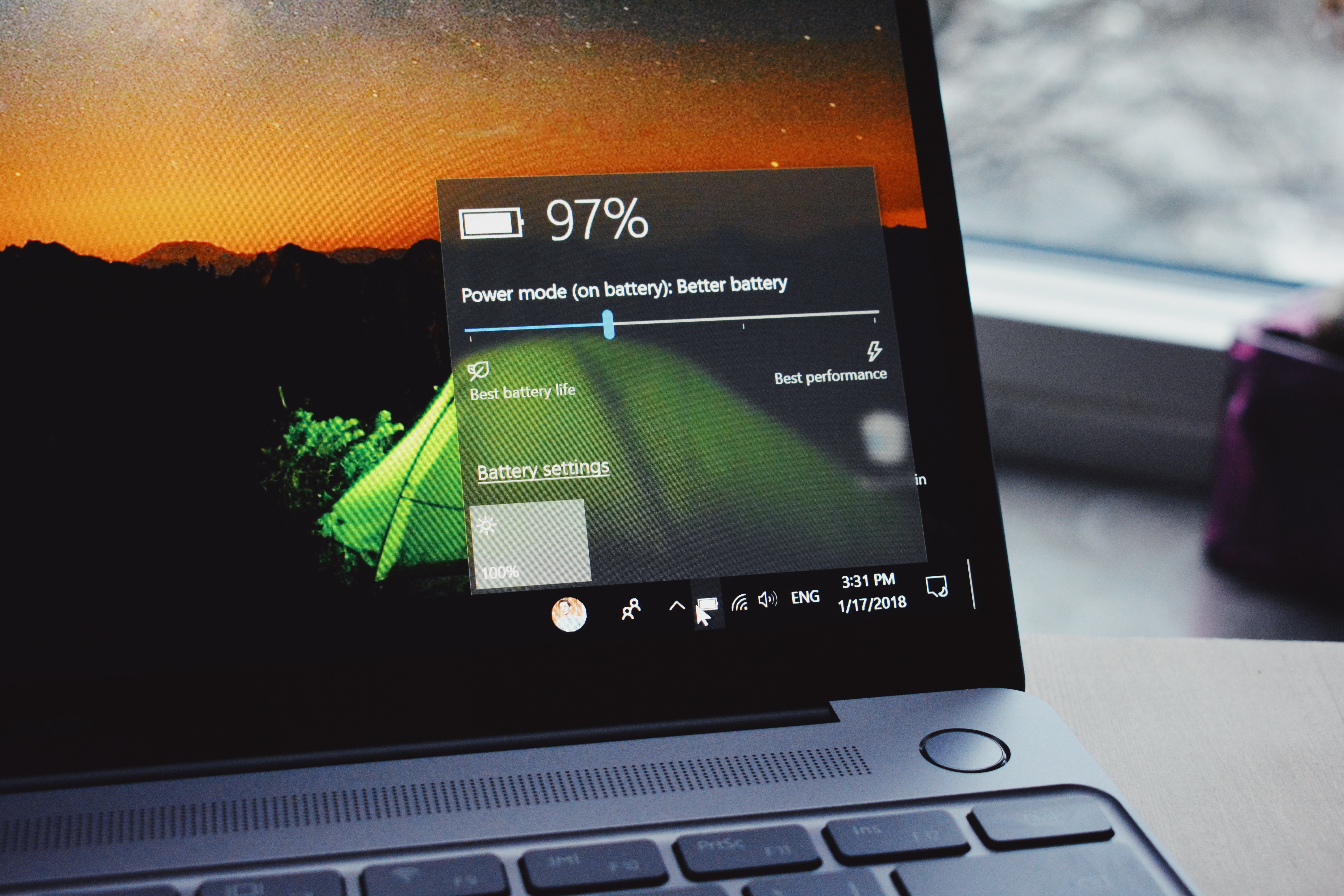 Por que alguns notebooks limitam a carga da bateria em 90%?