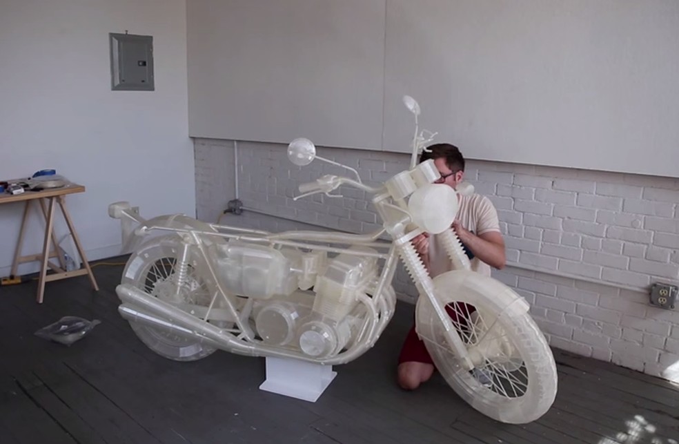 Artista americano fez moto conceitual (Foto: Reprodução/YouTube) — Foto: TechTudo