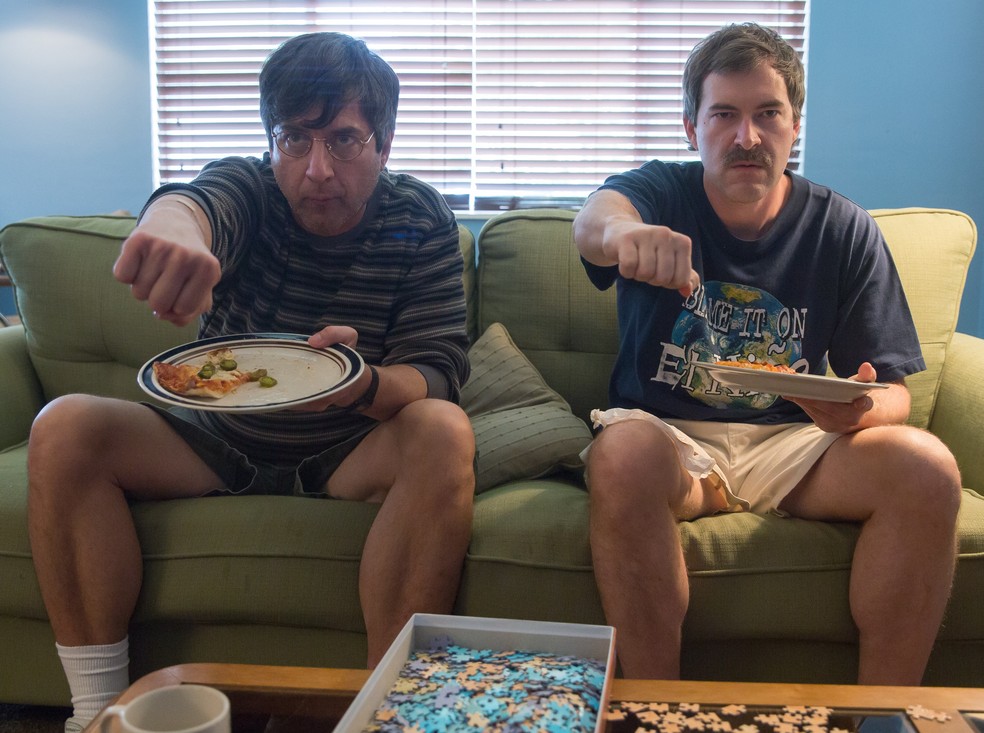 Em Paddleton, dois vizinhos mudam de vida após um diagnóstico fatal — Foto: Reprodução/IMDb