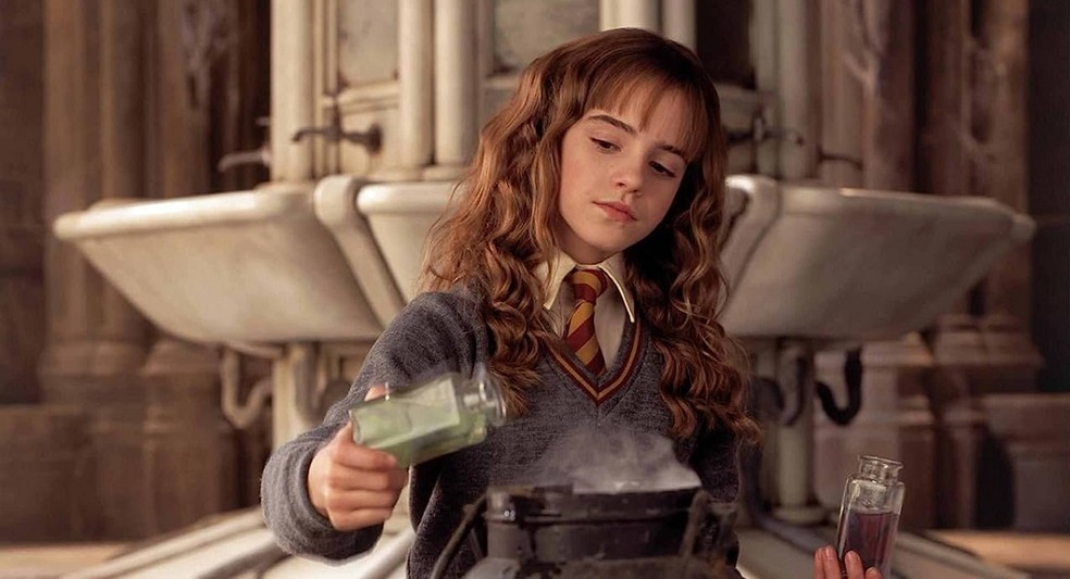 Hermione Granger é uma das alunas mais brilhantes de Hogwarts na franquia Harry Potter — Foto: Divulgação/IMDb