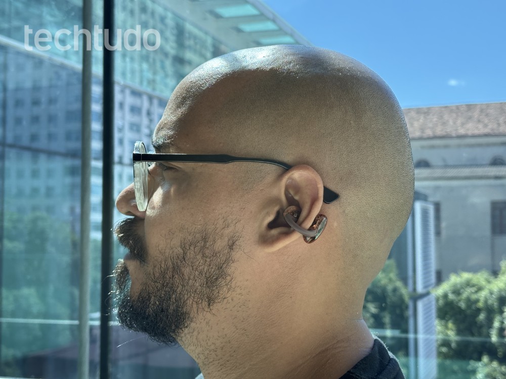 JBL Soundgear Clips vale a pena? Veja preço e impressões do fone open ear