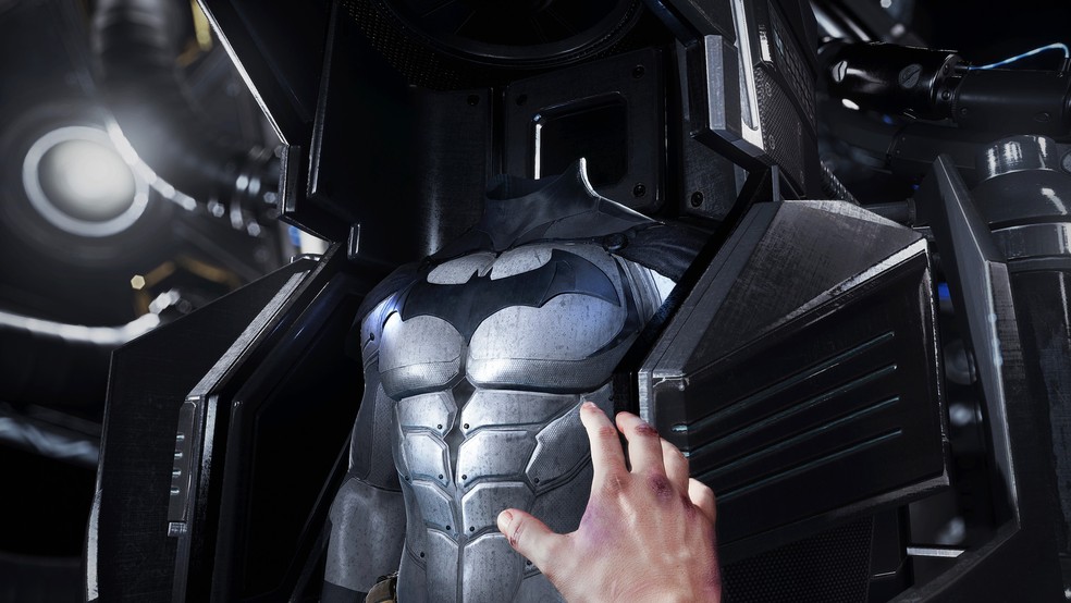 Momento de colocar a vestimenta é um dos pontos altos de Batman: Arkham VR — Foto: Divulgação/Warner Bros. Games