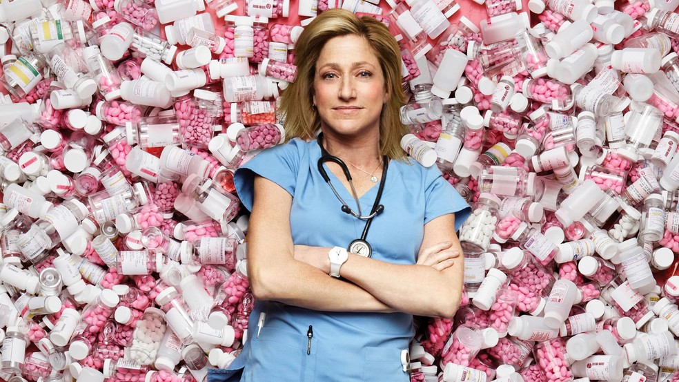 Uma enfermeira dedicada ao trabalho precisa superar seu vício em drogas — Foto: Reprodução/IMDb