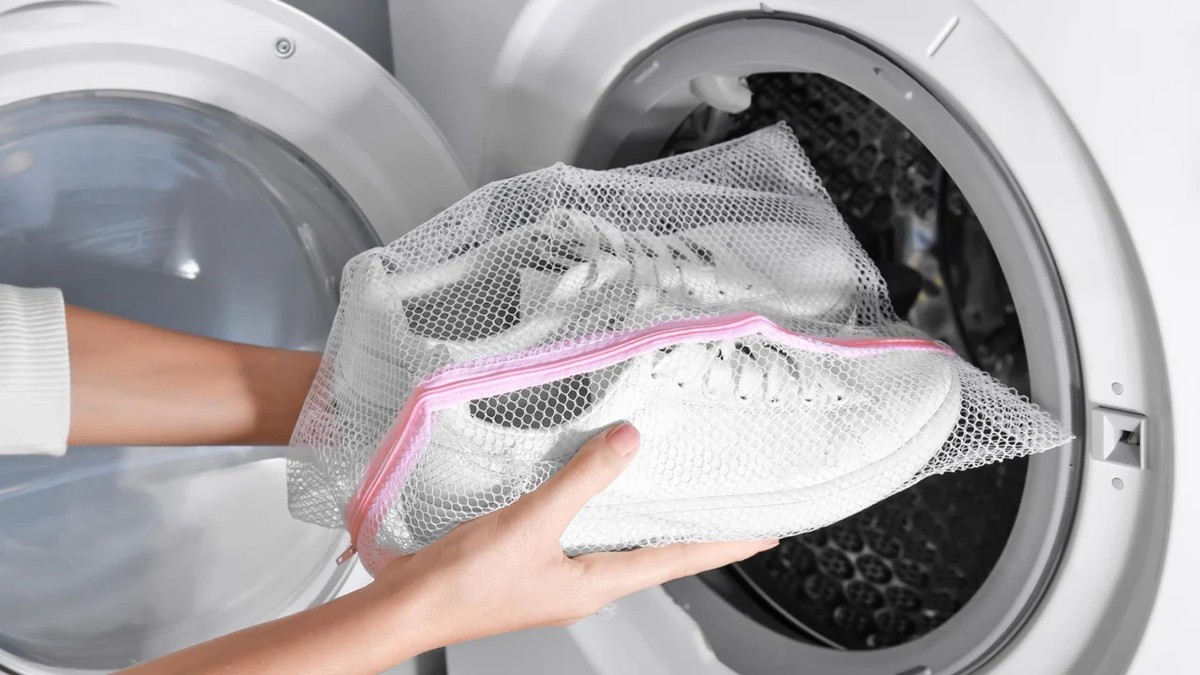 7 acessórios para máquina de lavar que facilitam a limpeza das roupas