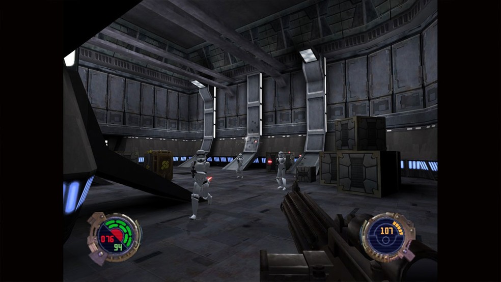 Star Wars Jedi Knight 2: Jedi Outcast manteve o estilo que mescla tiro FPS com armas e ação em terceira pessoa com o sabre de luz — Foto: Reprodução/Microsoft Store