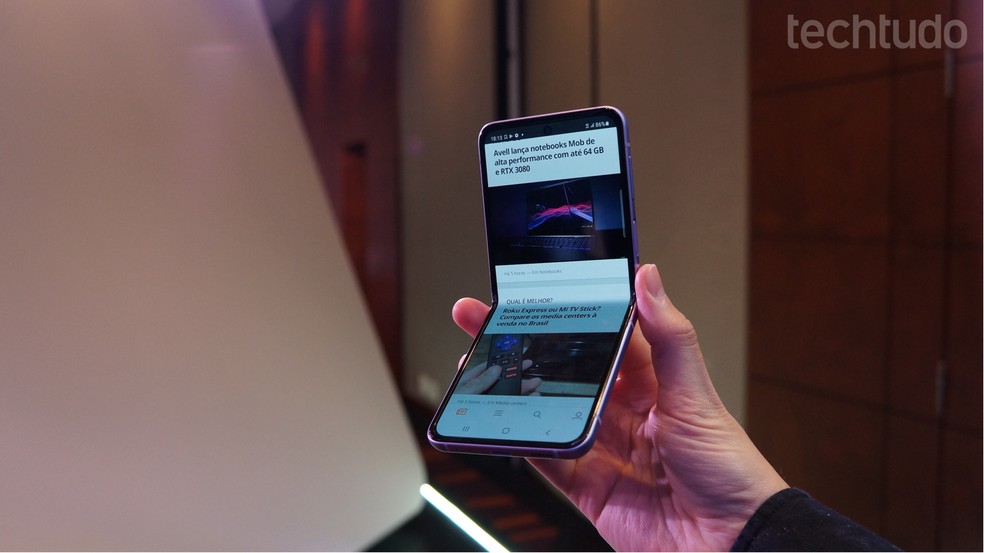 Galaxy Z Flip 3 usa Snapdragon 888, da Qualcomm — Foto: Thássius Veloso/TechTudo