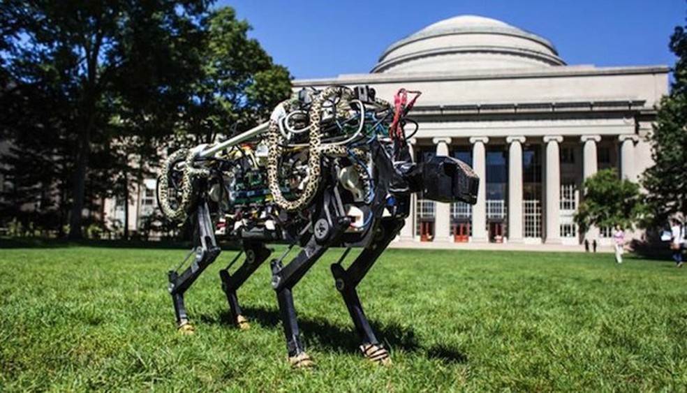 Algoritmo permite que robô corra e salte sem perder velocidade (foto: Reprodução/MIT) — Foto: TechTudo