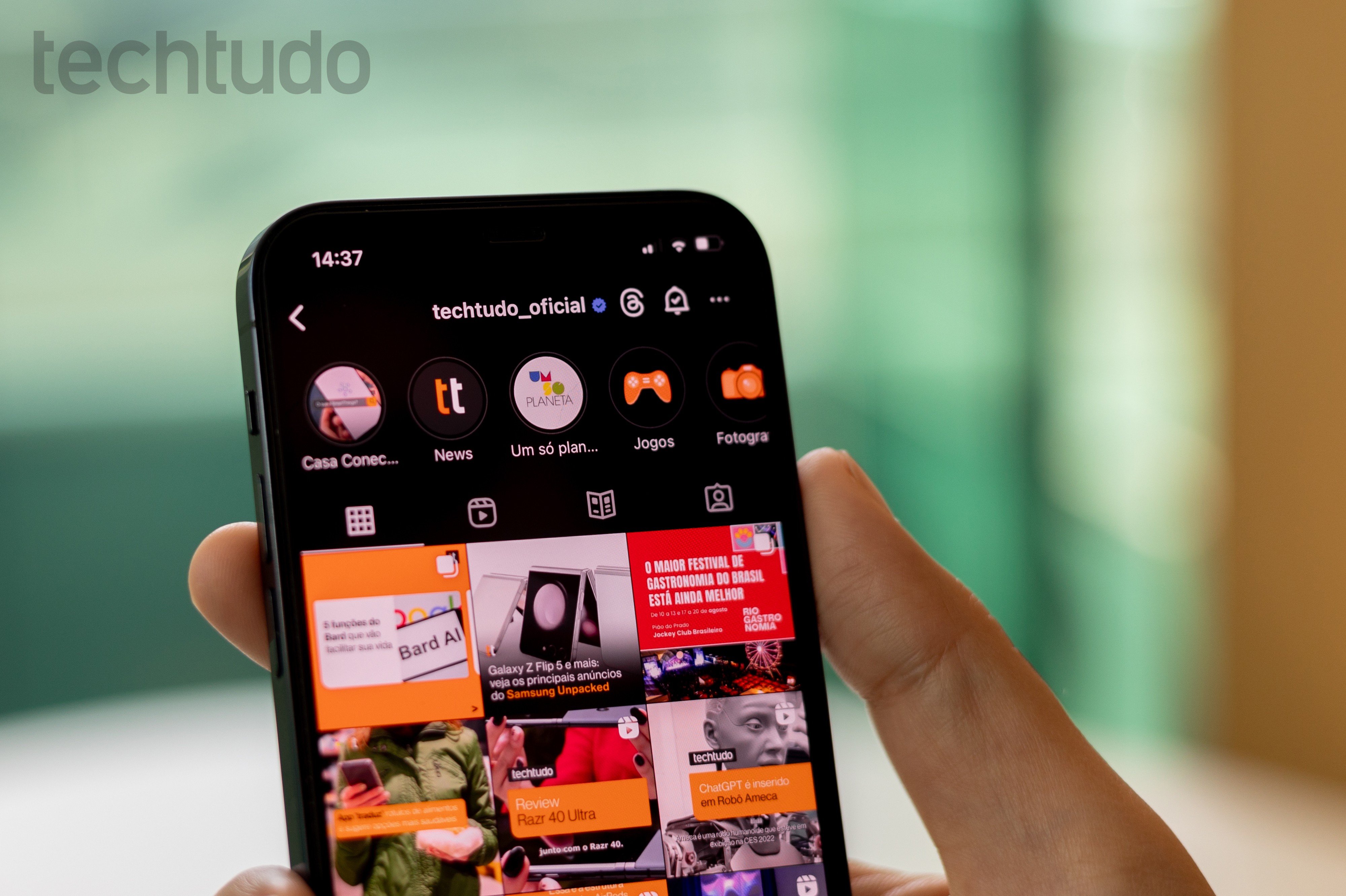 Por que arquivamos fotos do feed? Psicóloga explica o impacto na autoestima