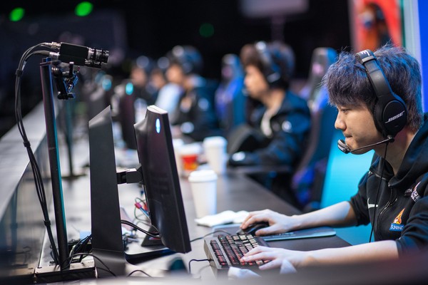 Mundial de LoL 2020: Suning e DAMWON fazem decisão neste sábado