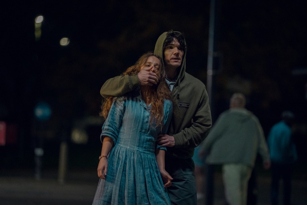 Sam ama Rosie em Sem Salvação? Entenda — Foto: Divulgação/Rekha Garton/Netflix