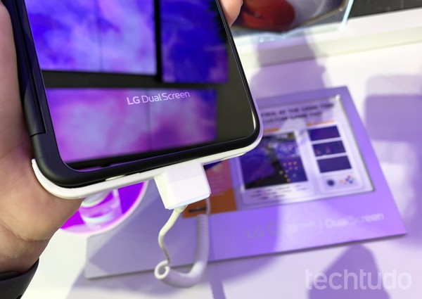 lg-g8x-thinq-2.jpg