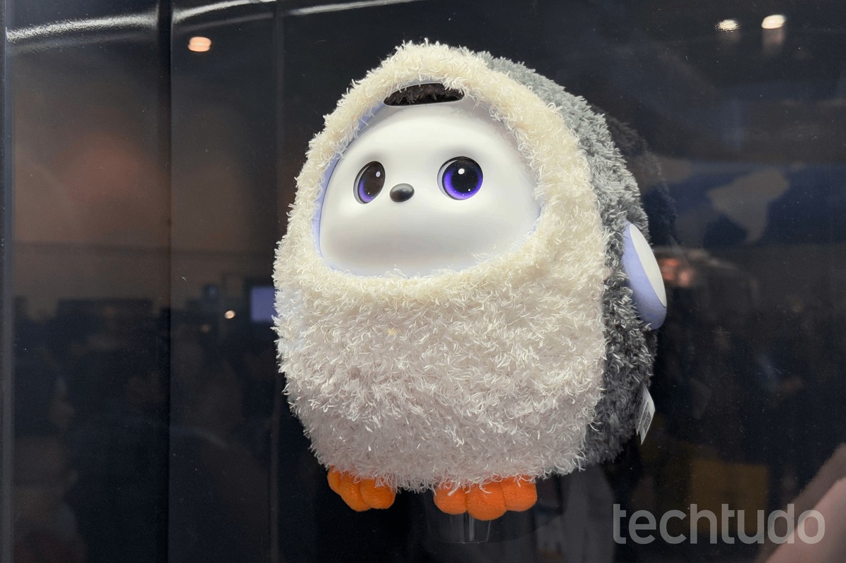 Robô fofinho com ChatGPT diverte visitantes da CES; conheça o TCL Ai Me