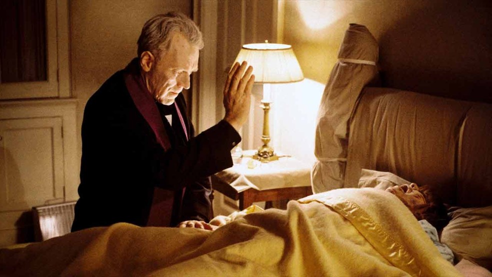 Possuída em O Exorcista original, Linda Blair fica fora da nova trilogia ·  Notícias da TV