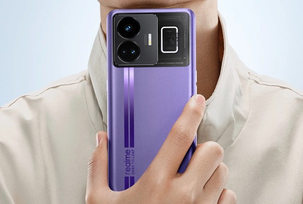 Realme deve lançar celular com carregamento rápido de 240W em