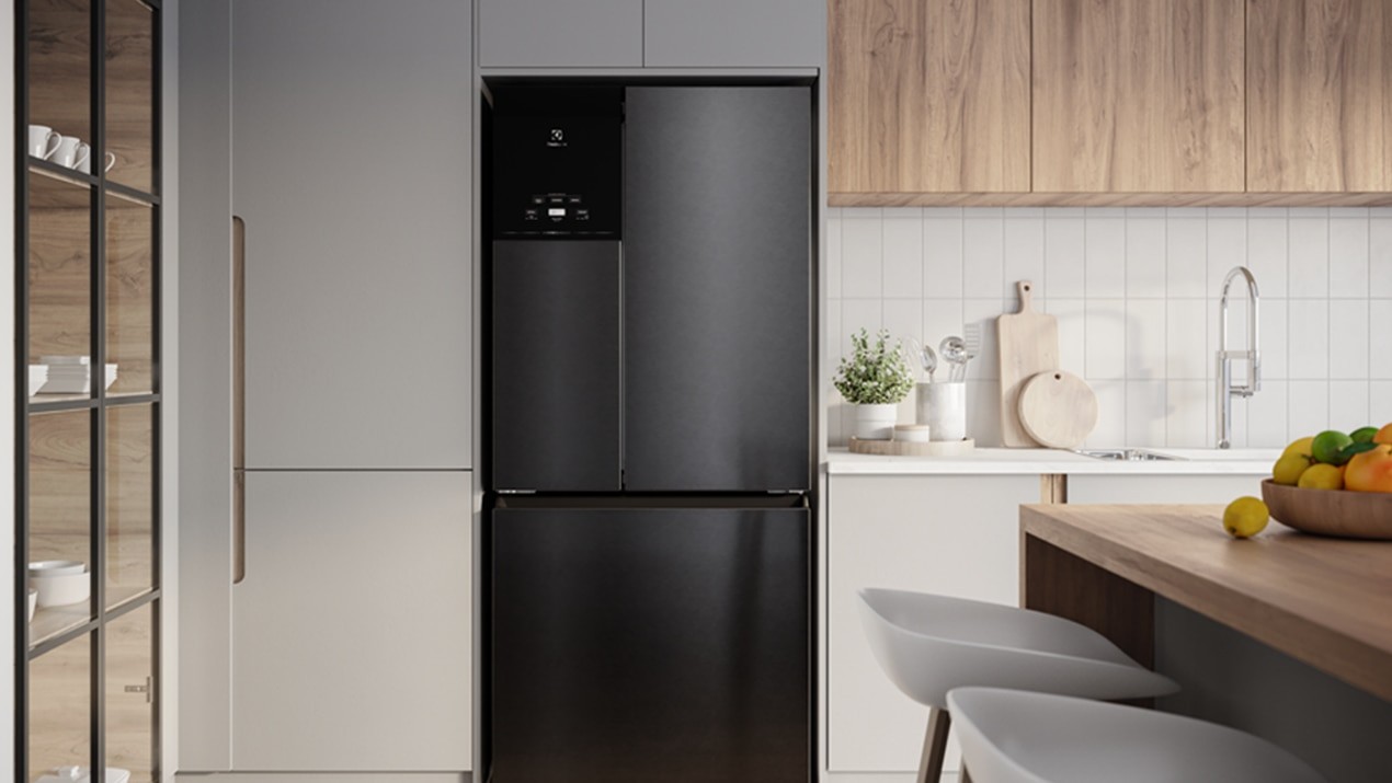 Geladeira grande com painel digital: 5 opções espaçosas e modernas