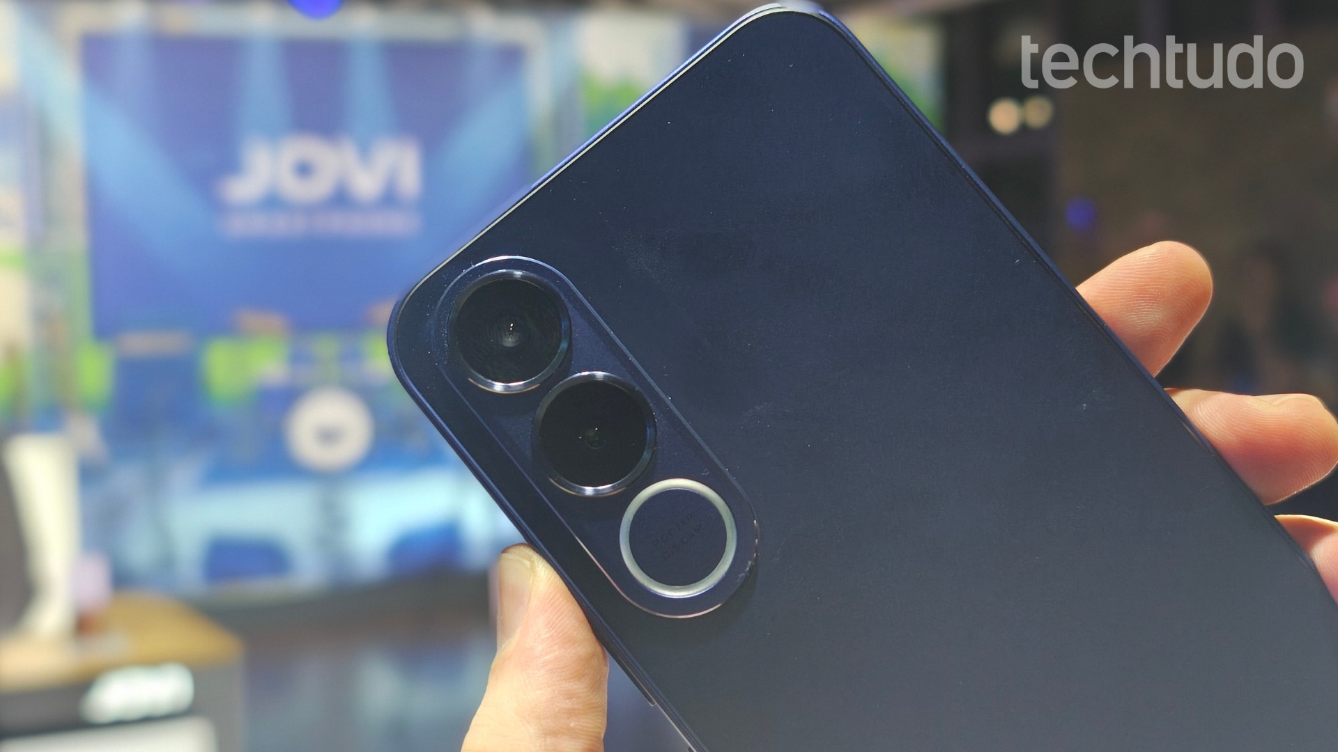 JOVI V70 vende mais que o V50 e chega com bateria gigante e câmera de 200 MP