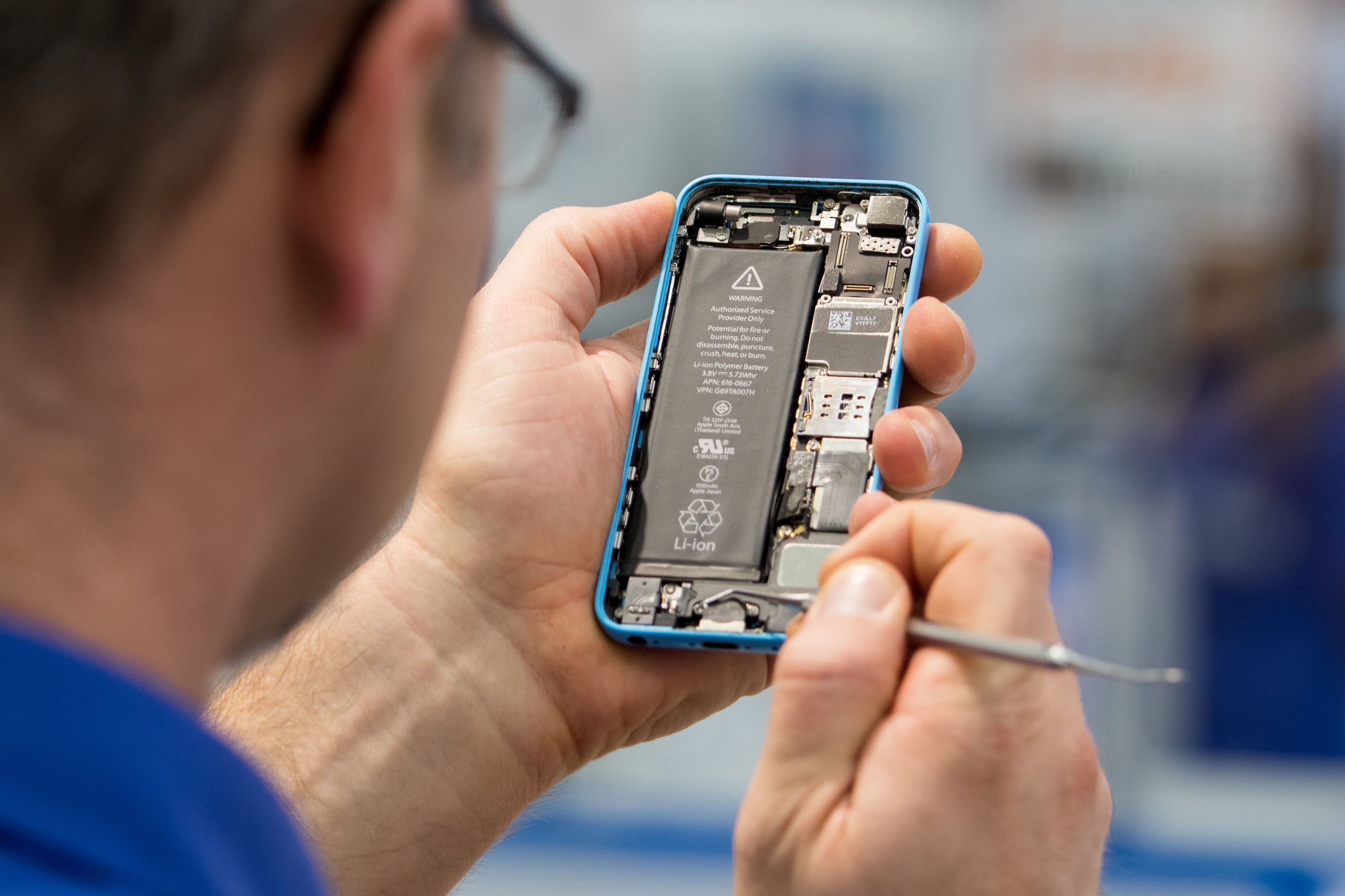 Celular com defeito? Veja quando é melhor trocar do que consertar