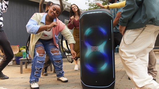 Caixa de som JBL grande: 6 modelos para usar em festas