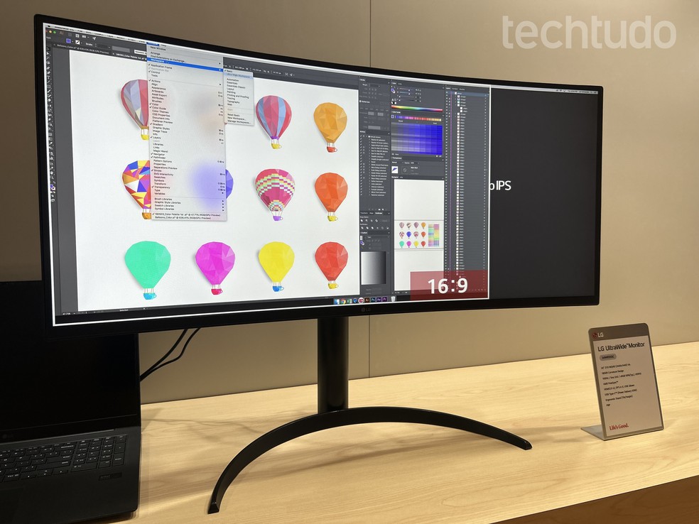 Monitor curvo LG 34WR550 exposto na CES 2024 — Foto: Tainah Tavares/TechTudo