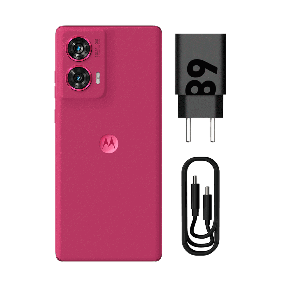 Motorola Edge 50 Fusion 5G na cor rosa e o carregador que o acompanha — Foto: Reprodução/Motorola