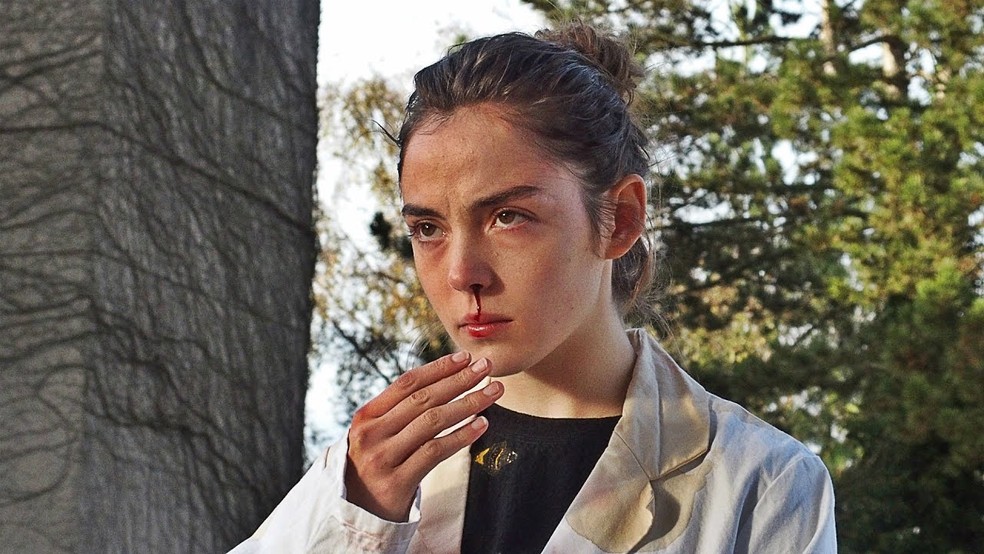 Raw é um filme de mistério franco-belga de 2016 dirigido e escrito por Julia Ducournau — Foto: Reprodução/IMDb