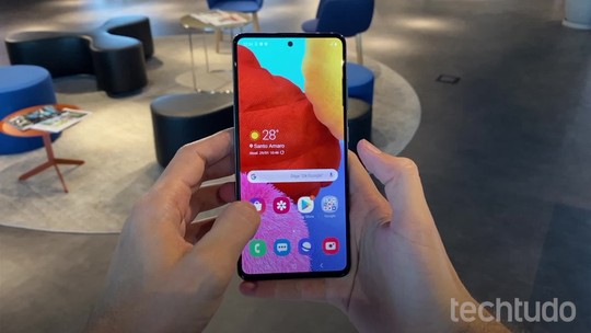 Samsung promete atualizar celulares Galaxy por quatro anos