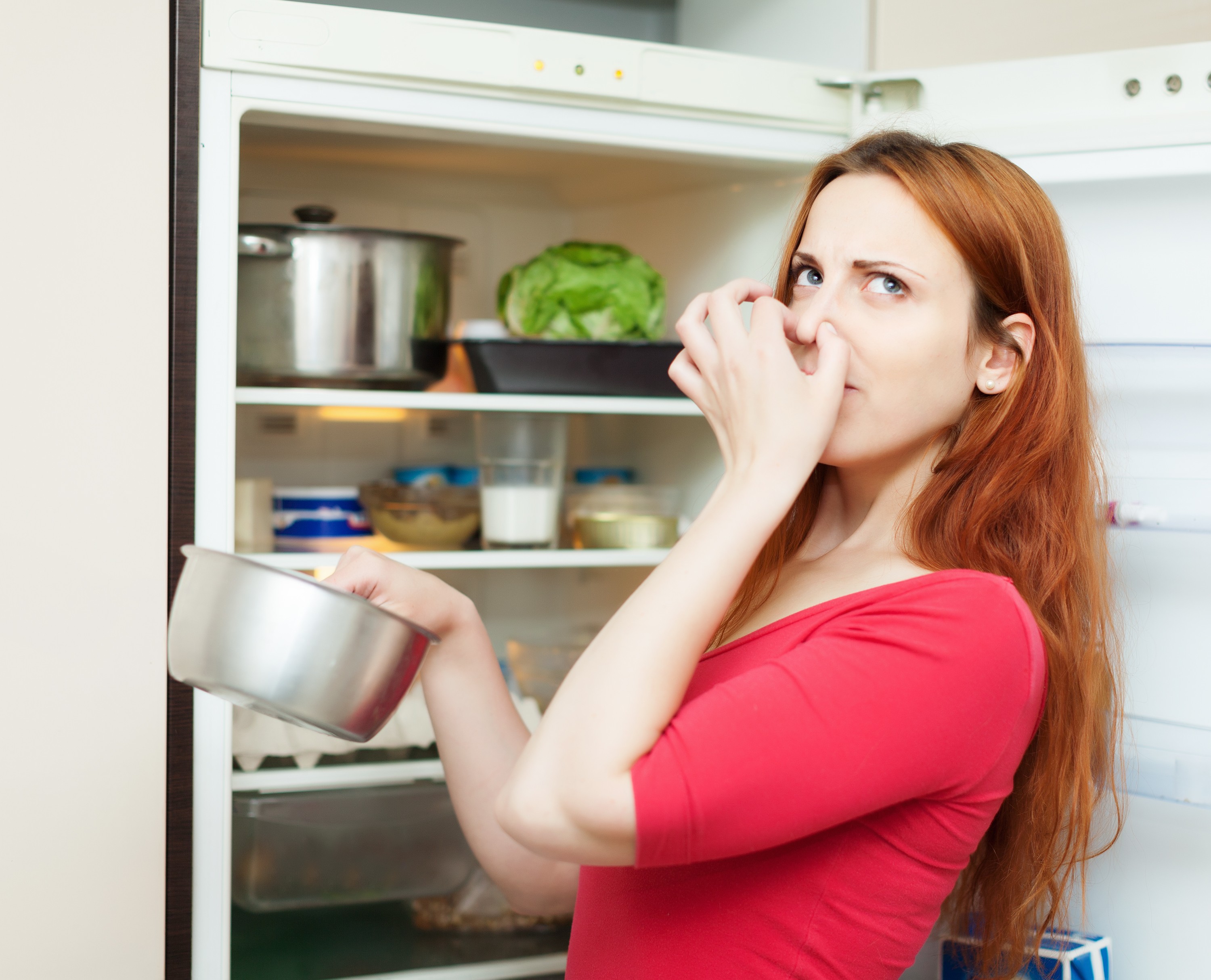 Como tirar mau cheiro da geladeira: 7 truques para acabar com o odor
