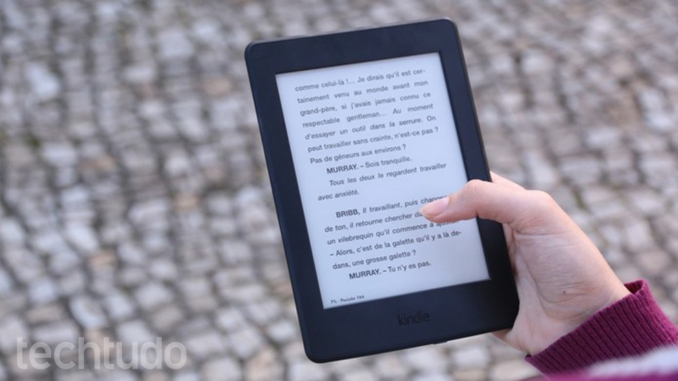 Kindle: um dos 320 mil itens diferentes que a Amazon passa a vender no país — Foto: Maria Clara Pestre/TechTudo