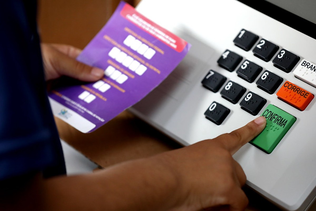 Redes sociais influenciam votos pré-eleição, aponta estudo da USP