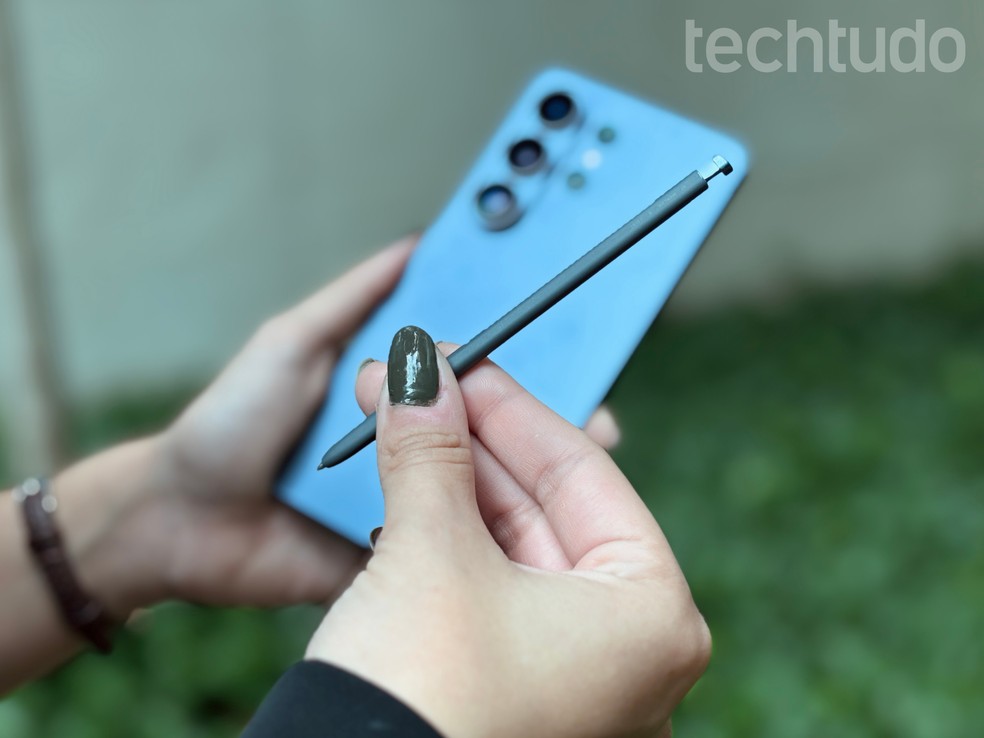 Tela do Galaxy S26 Ultra � compat�vel com a S Pen, que acompanha o aparelho de f�brica � Foto: Ana Loubak/TechTudo